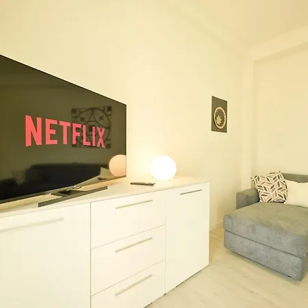 Modern In The Heart Of With Wi-fi And Ac Maslianico