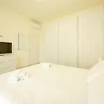 Modern In The Heart Of With Wi-fi And Ac Apartment